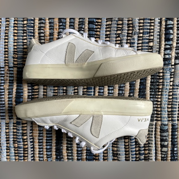 Veja Campo Sneakers in White Leather - Picture 2 of 8